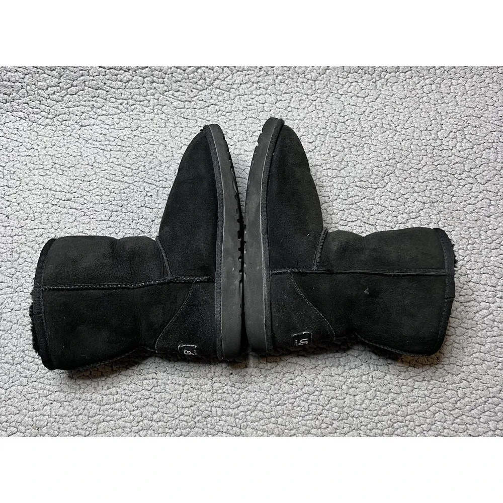 UGG Classic Short II Boots Big Girls Size 3 Greenish Black Color